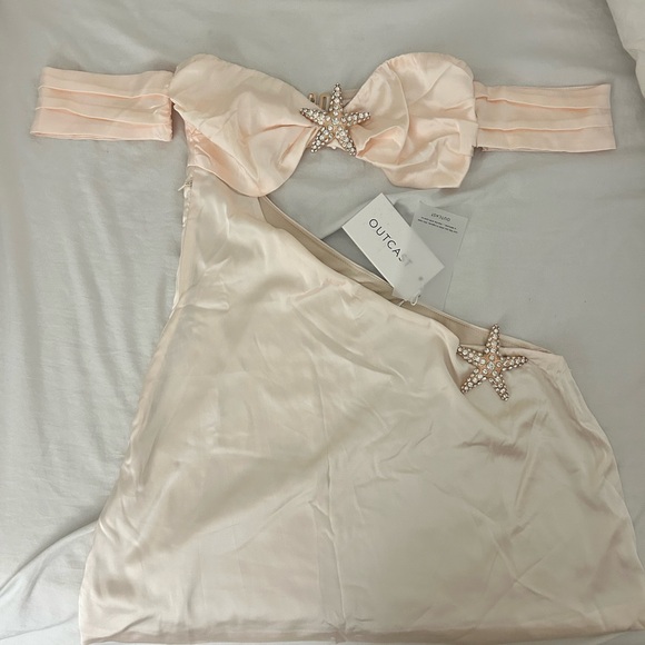 Elegant Cream Off-Shoulder Mini Dress - Picture 2 of 2